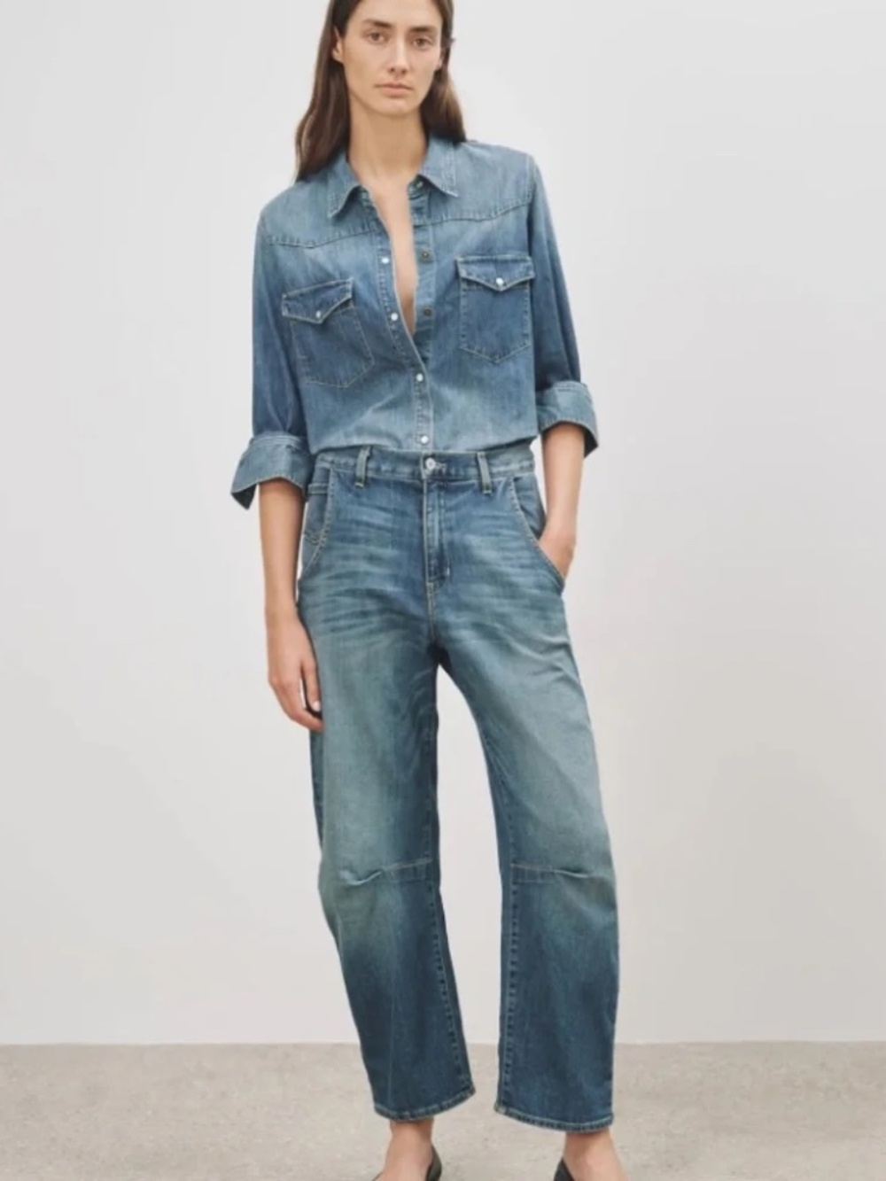 NILI LOTAN EMERSON BARREL CROP JEAN in CLASSIC BLUE WASH - SIZE 27
